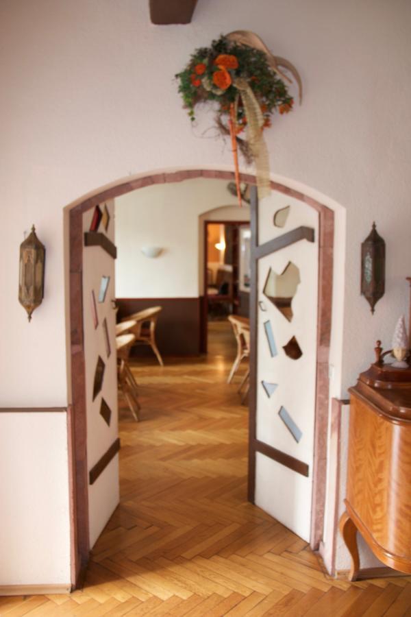 Icc Pfaelzer Hof - Hotel & Seminarhaus เชอเนา ภายนอก รูปภาพ